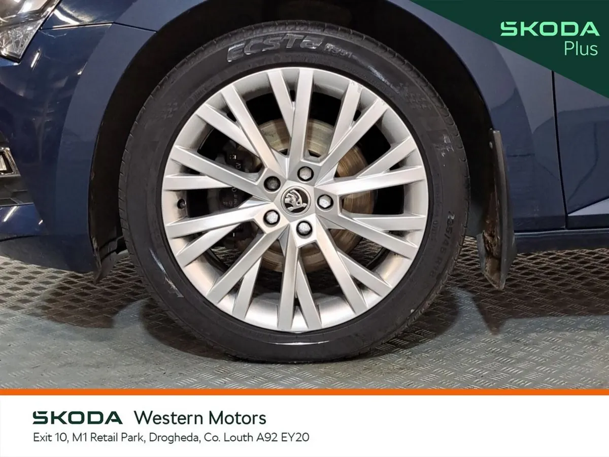 Skoda Superb Saloon, Diesel, 2023, Blue