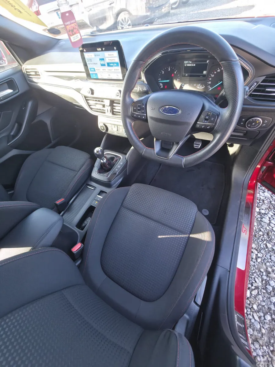 Ford Focus Hatchback, Diesel, 2020, Red