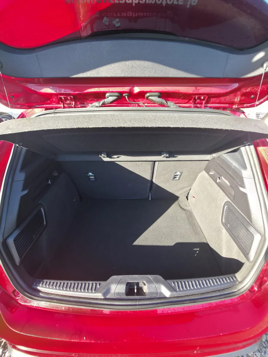 Ford Focus Hatchback, Diesel, 2020, Red