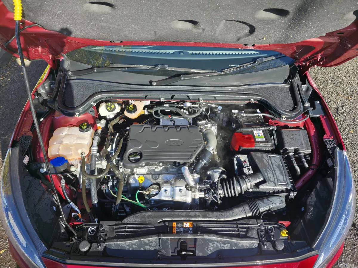 Ford Focus Hatchback, Diesel, 2020, Red