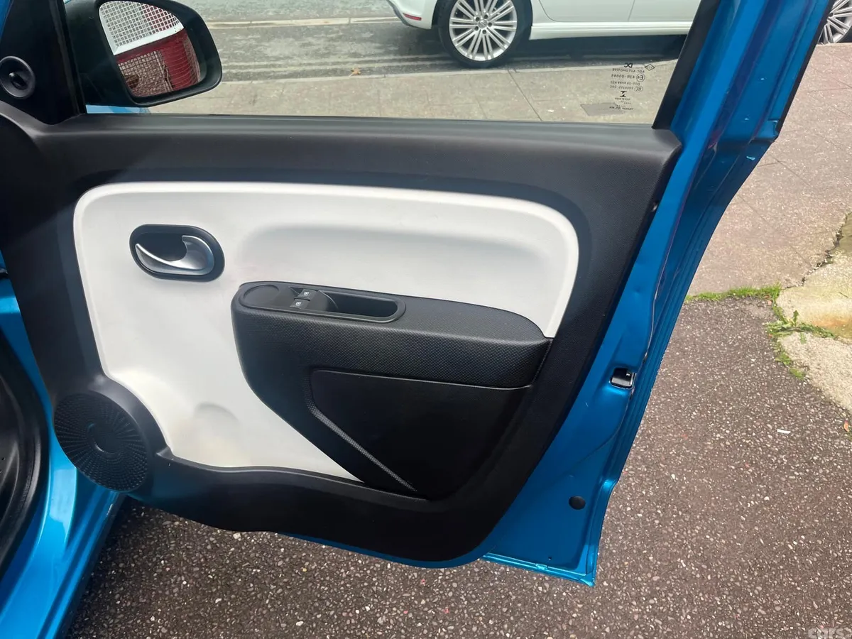 Renault Twingo Hatchback, Petrol, 2015, Blue