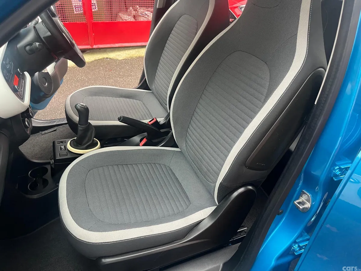 Renault Twingo Hatchback, Petrol, 2015, Blue