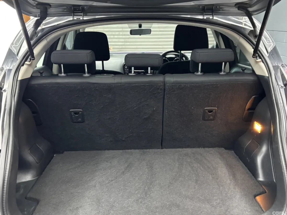 Nissan Juke Hatchback, Diesel, 2016, Grey