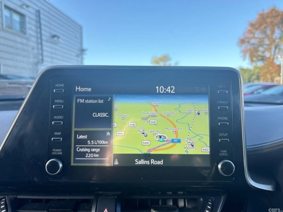 Toyota C-HR SUV, Petrol Hybrid, 2022, White