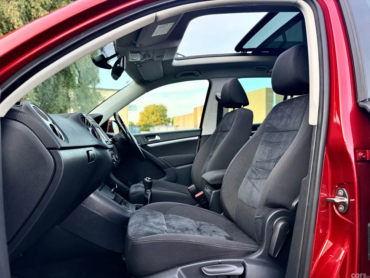 Volkswagen Tiguan SUV, Diesel, 2015, Red