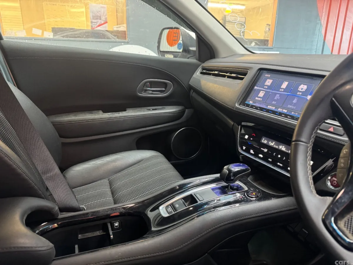 Honda Vezel SUV, Petrol, 2018, White