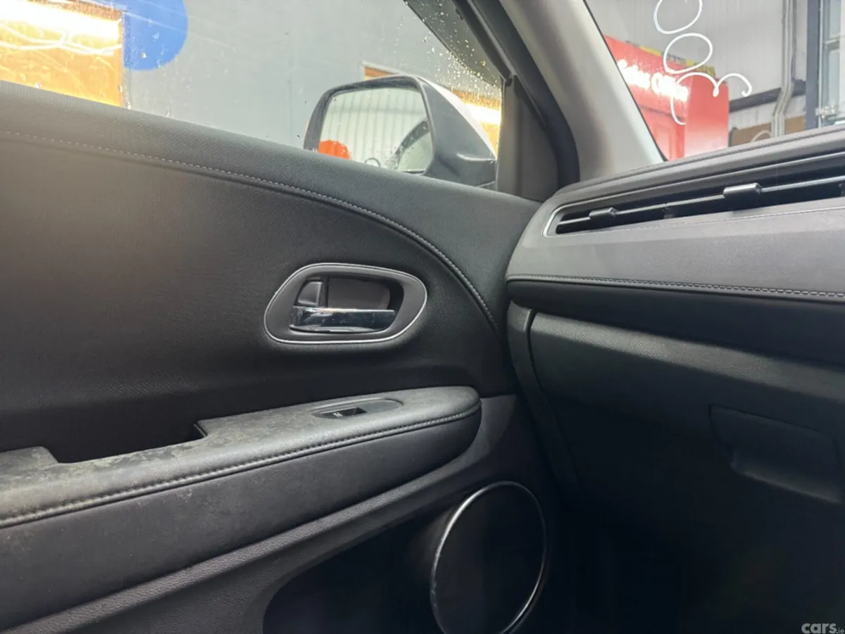 Honda Vezel SUV, Petrol, 2018, White