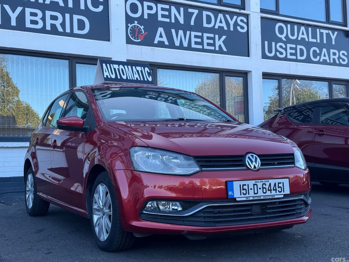 Volkswagen Polo Hatchback, Petrol, 2015, Red