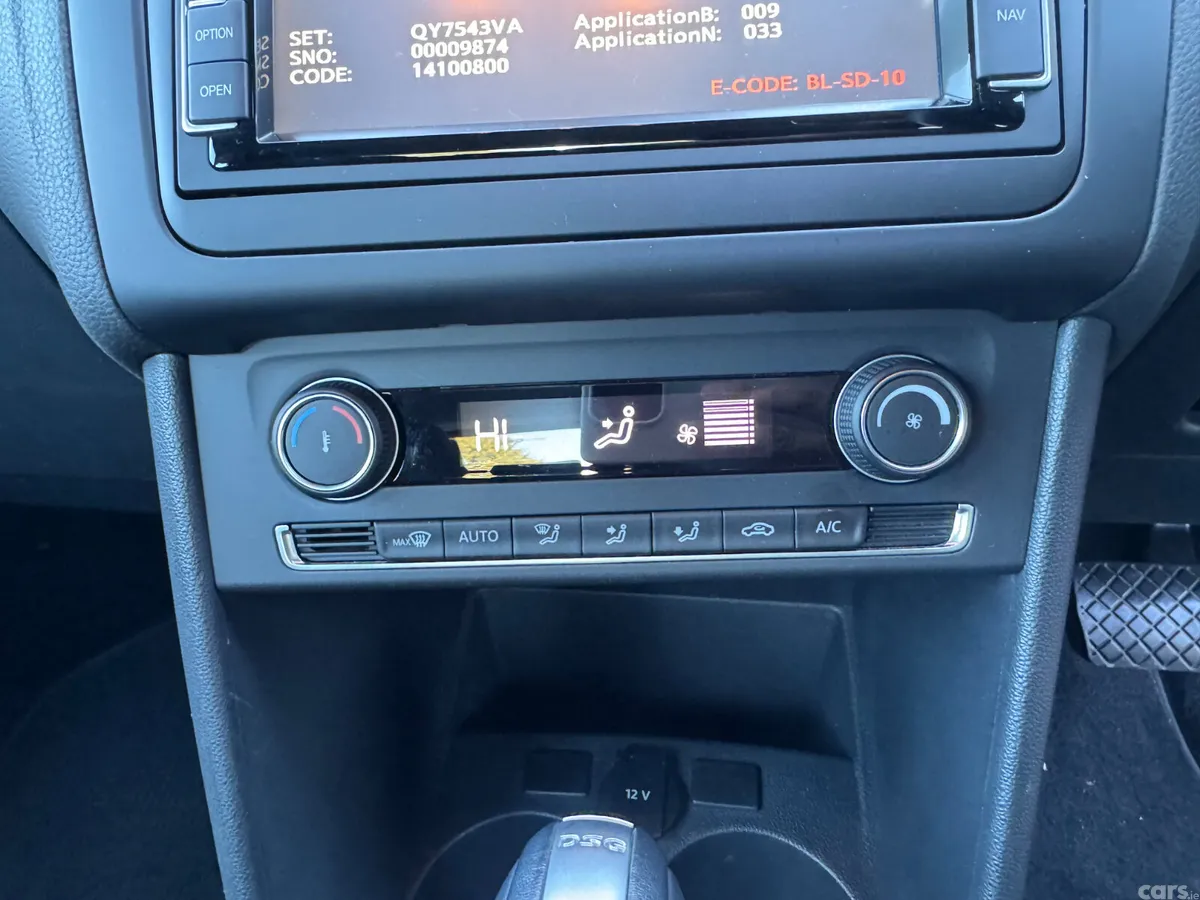 Volkswagen Polo Hatchback, Petrol, 2015, Red
