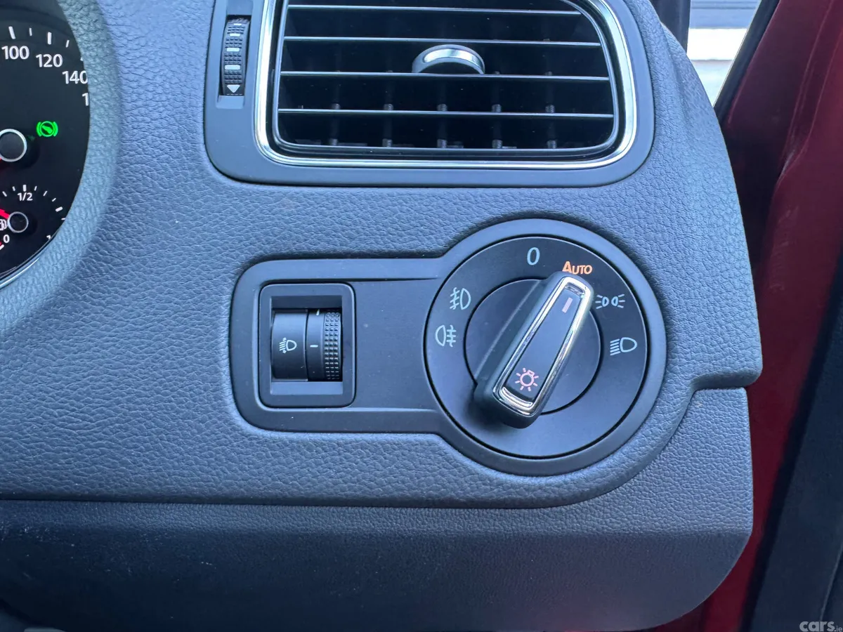 Volkswagen Polo Hatchback, Petrol, 2015, Red