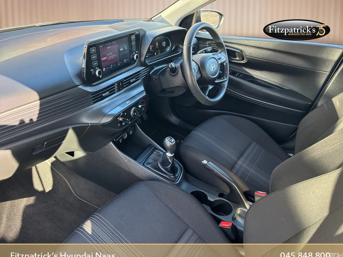 Hyundai i20 Hatchback, Petrol, 2024, Blue