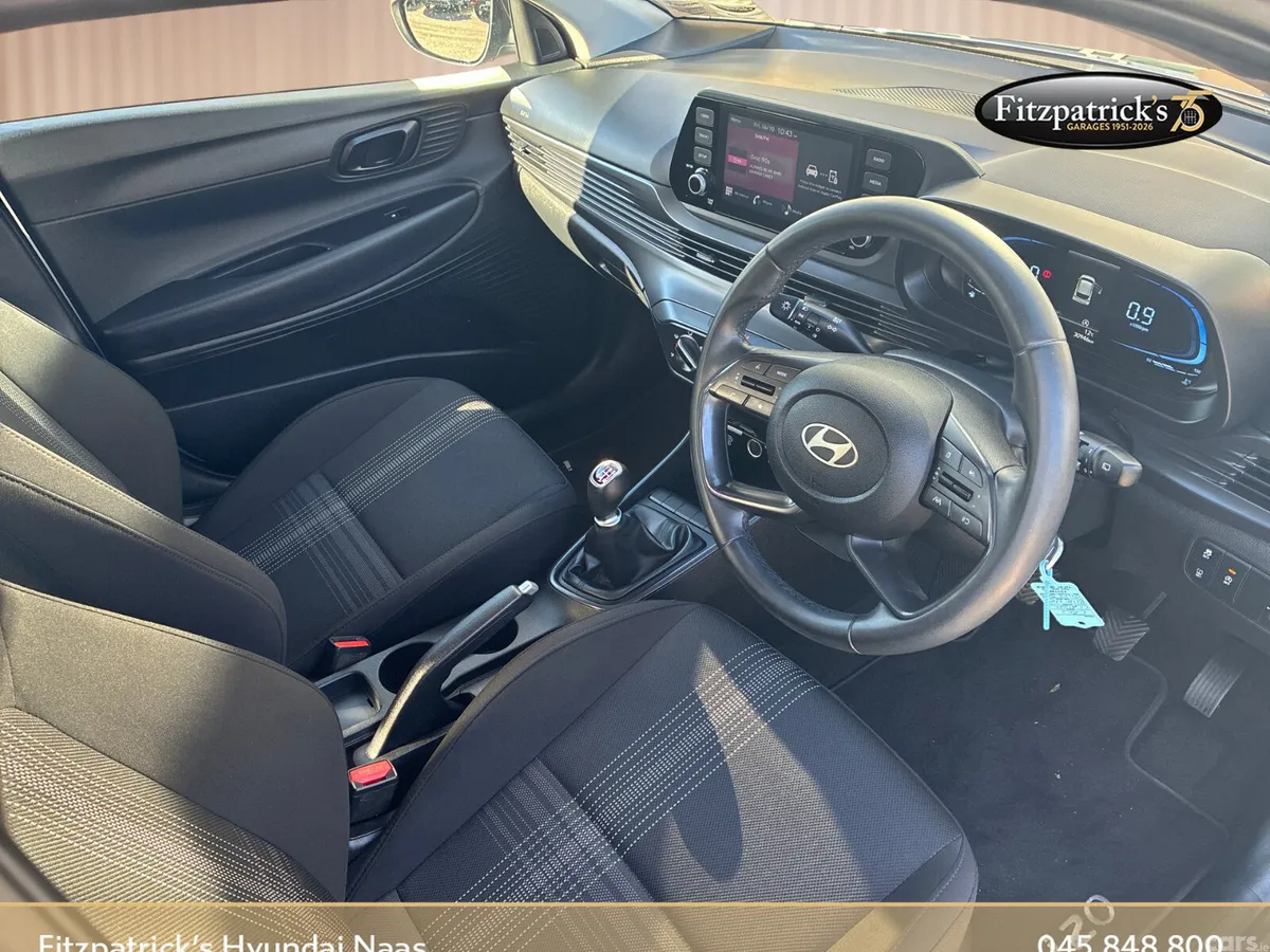 Hyundai i20 Hatchback, Petrol, 2024, Blue