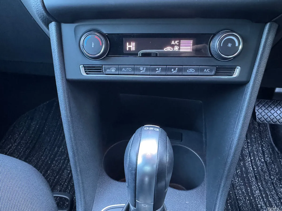 Volkswagen Polo Hatchback, Petrol, 2017, Red