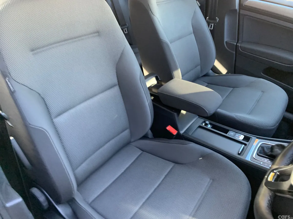 Volkswagen Golf Hatchback, Diesel, 2017, Grey