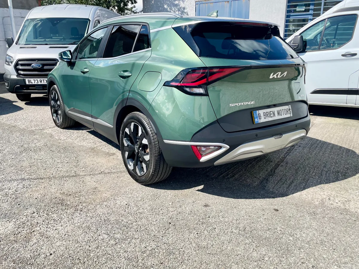 Kia Sportage SUV, Petrol Plug-in Hybrid, 2024, Green
