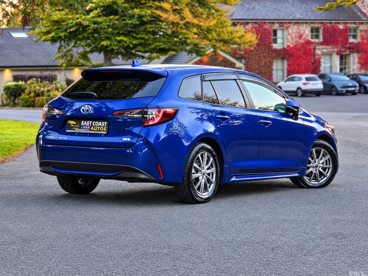 Toyota Corolla Estate, Petrol Hybrid, 2021, Blue