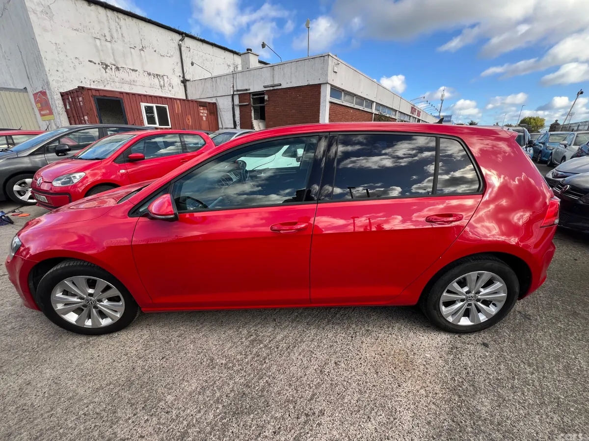 Volkswagen Golf Hatchback, Petrol, 2014, Red