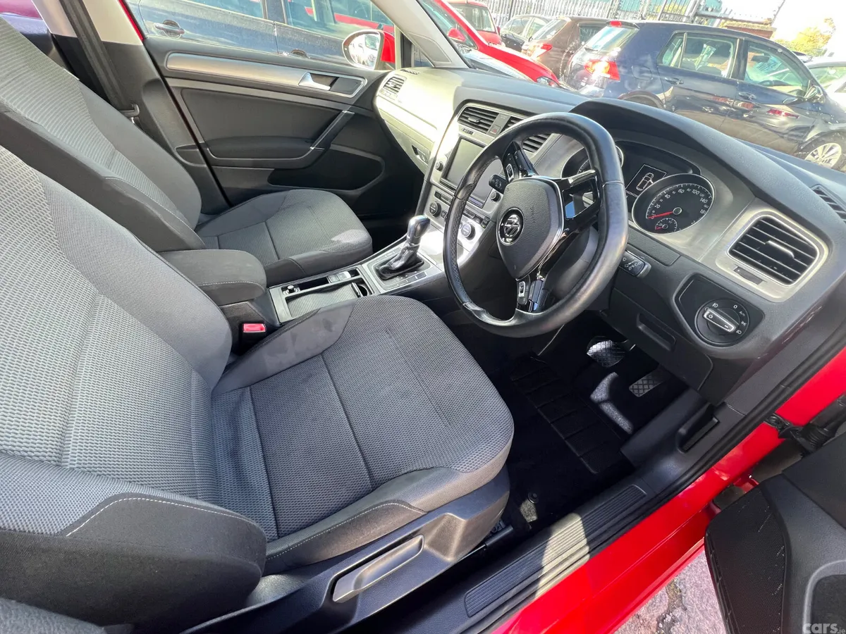 Volkswagen Golf Hatchback, Petrol, 2014, Red