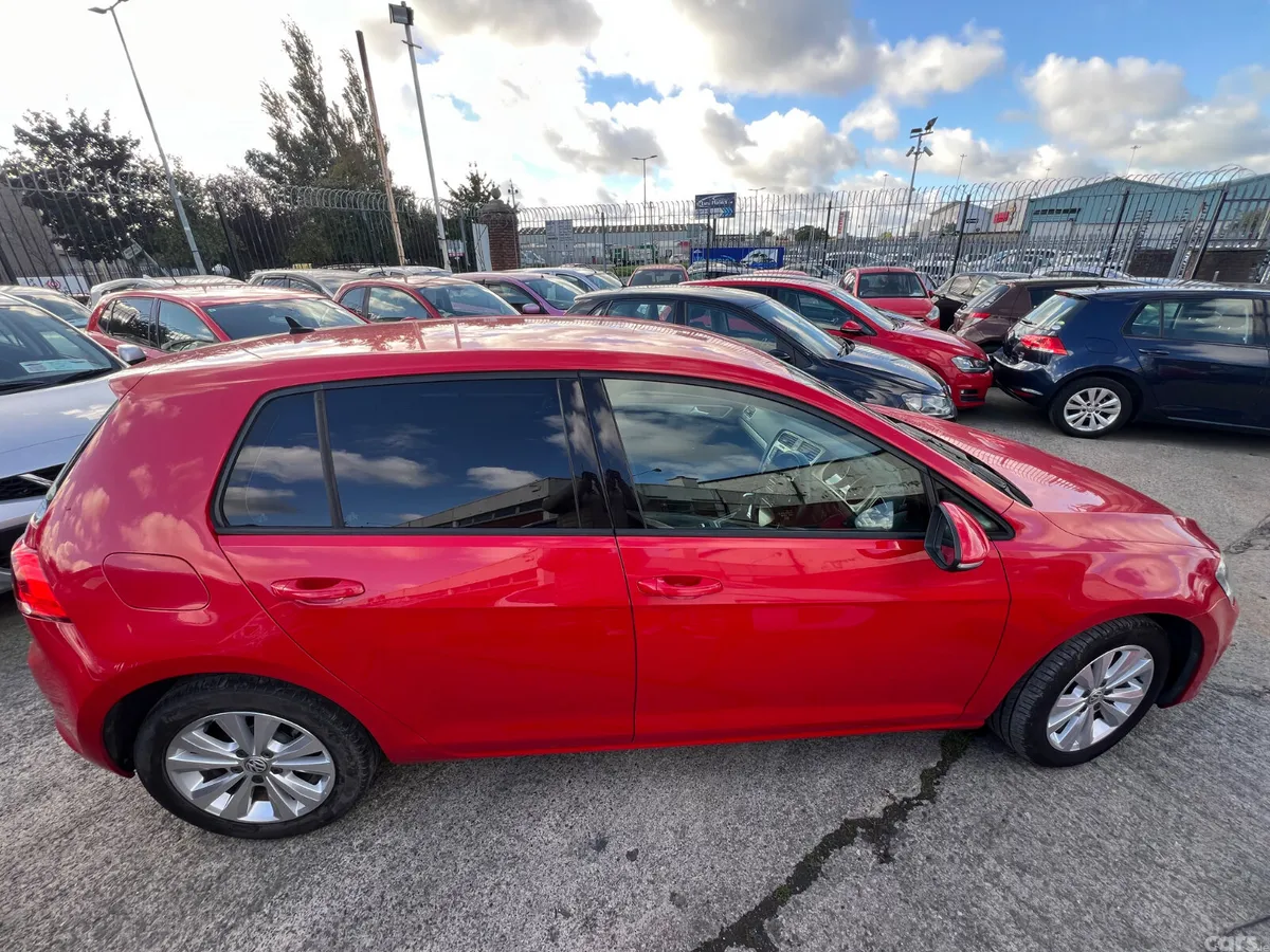 Volkswagen Golf Hatchback, Petrol, 2014, Red