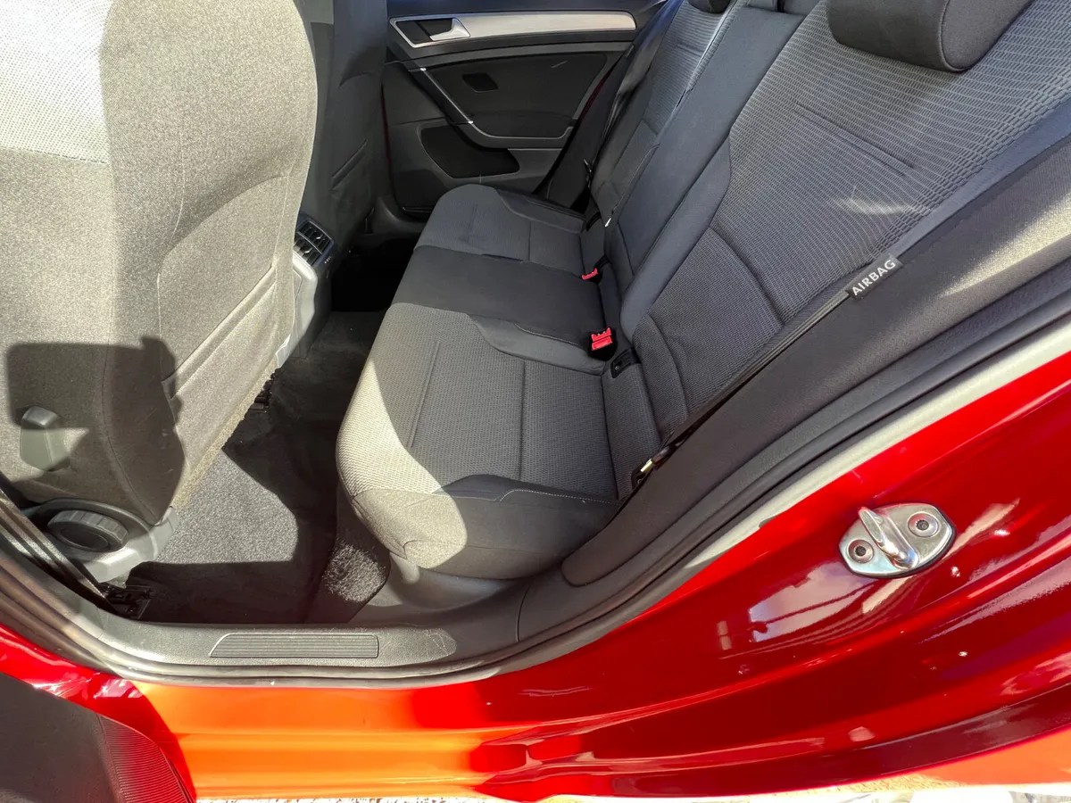 Volkswagen Golf Hatchback, Petrol, 2014, Red