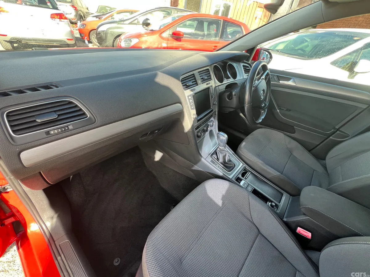 Volkswagen Golf Hatchback, Petrol, 2014, Red