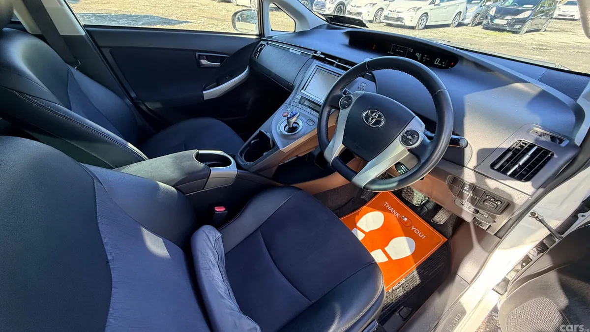 Toyota Prius Hatchback, Petrol Hybrid, 2014, White