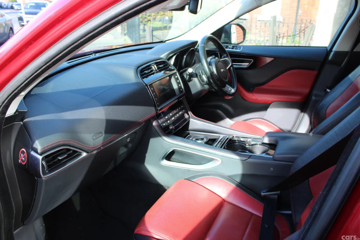 Jaguar F-Pace SUV, Diesel, 2017, Red