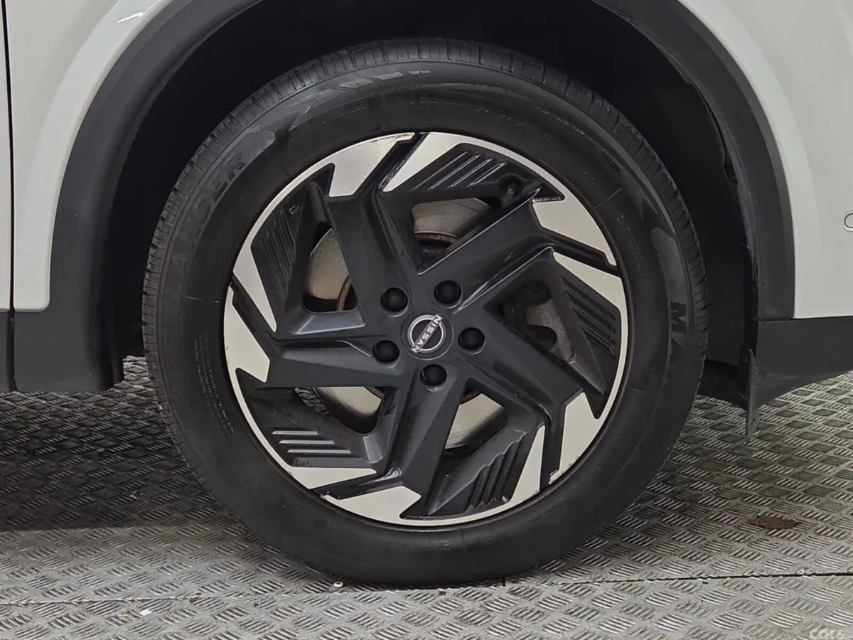 Nissan Qashqai MPV, Petrol Hybrid, 2025, White
