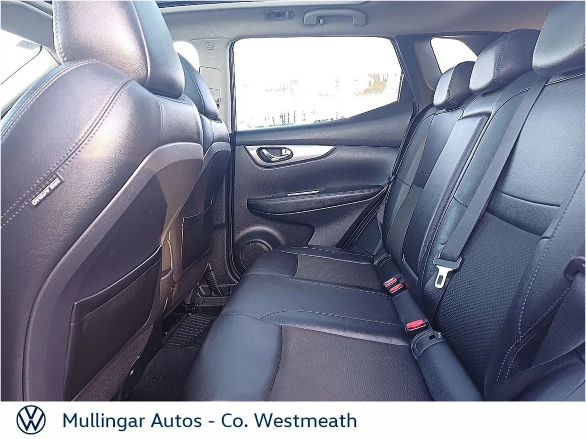 Nissan Qashqai Hatchback, Diesel, 2019, Silver