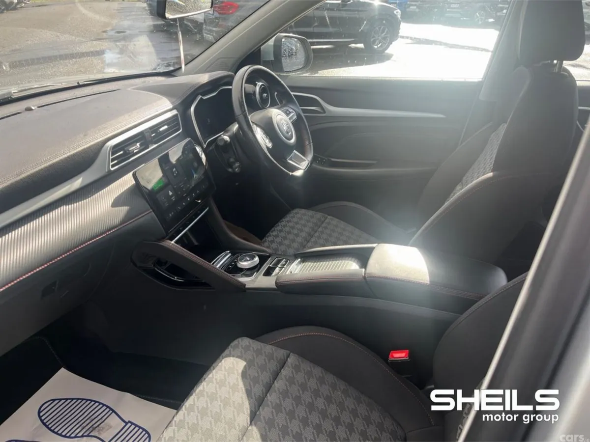 MG ZS Hatchback, Electric, 2022, Silver
