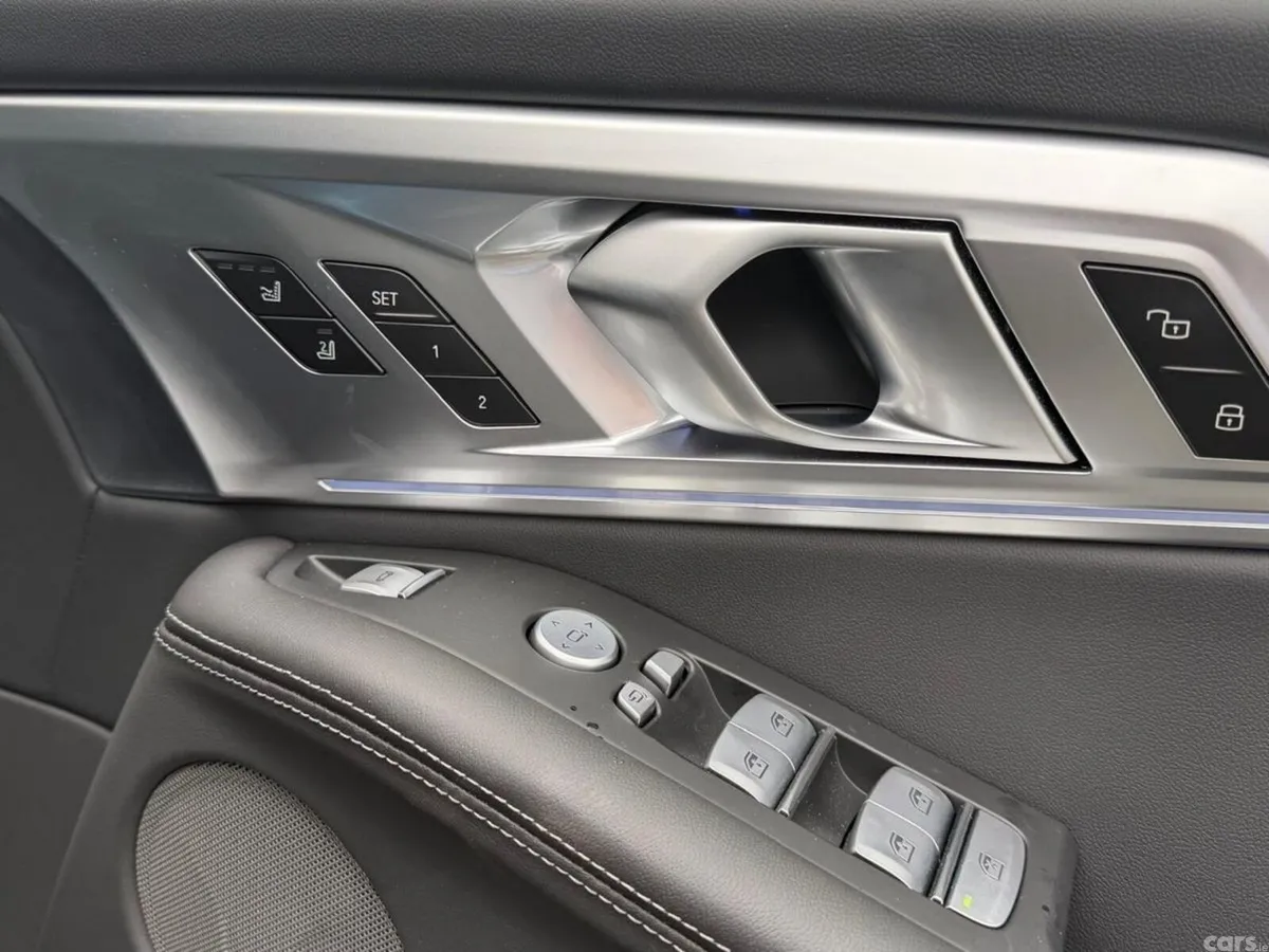 BMW XM SUV, Petrol Plug-in Hybrid, 2026, Black