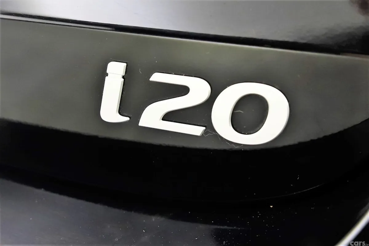 Hyundai i20 Hatchback, Petrol, 2024, Black