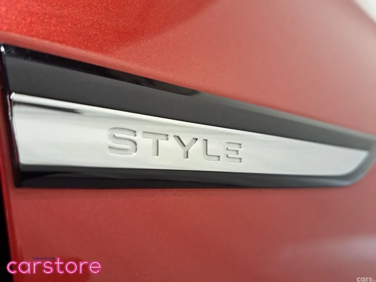 Volkswagen Golf Hatchback, Petrol, 2021, Red
