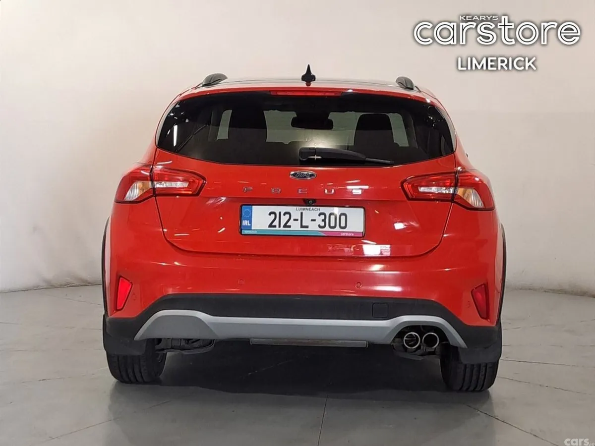 Ford Focus Hatchback, Diesel, 2021, Red