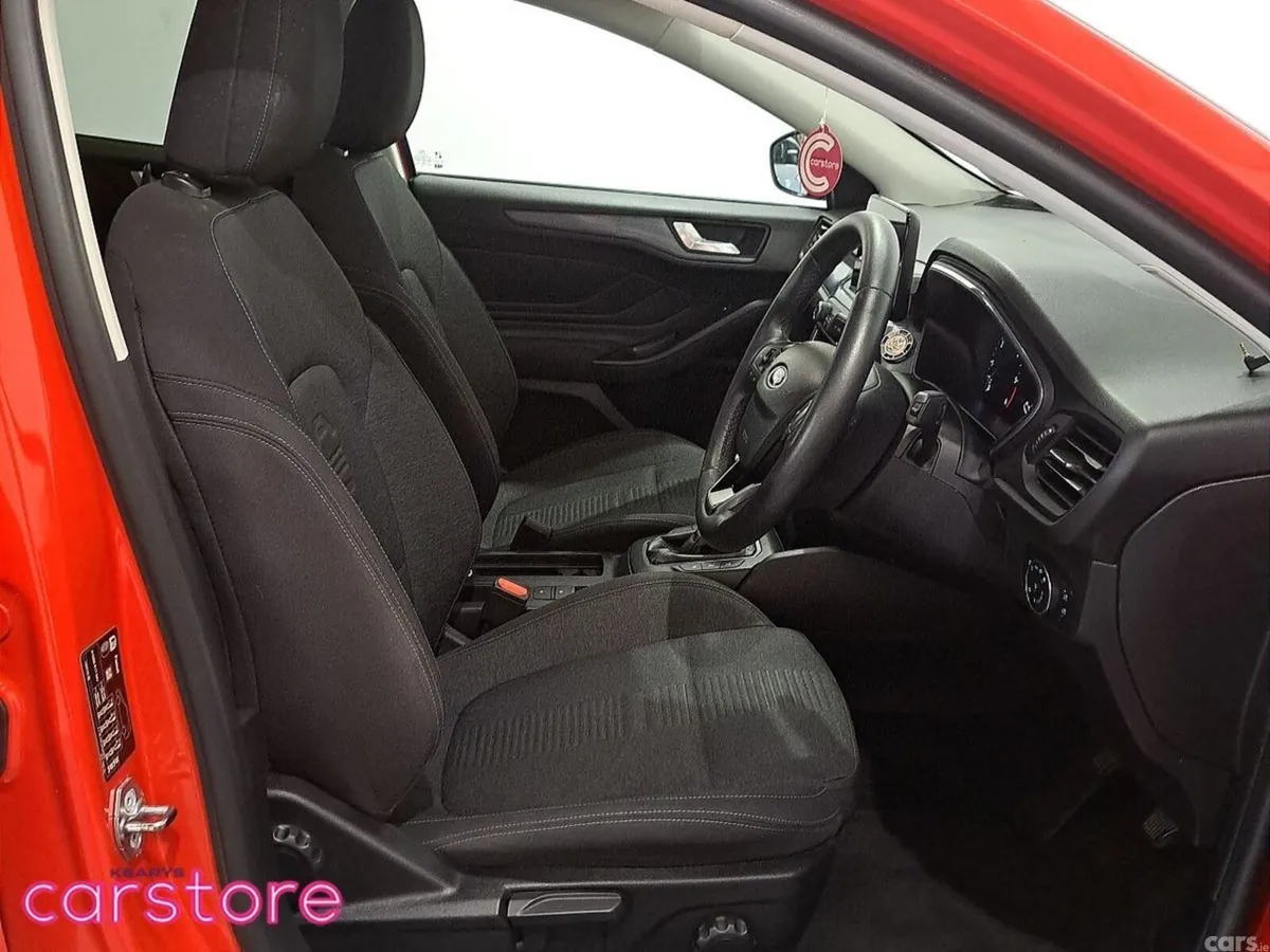 Ford Focus Hatchback, Diesel, 2021, Red