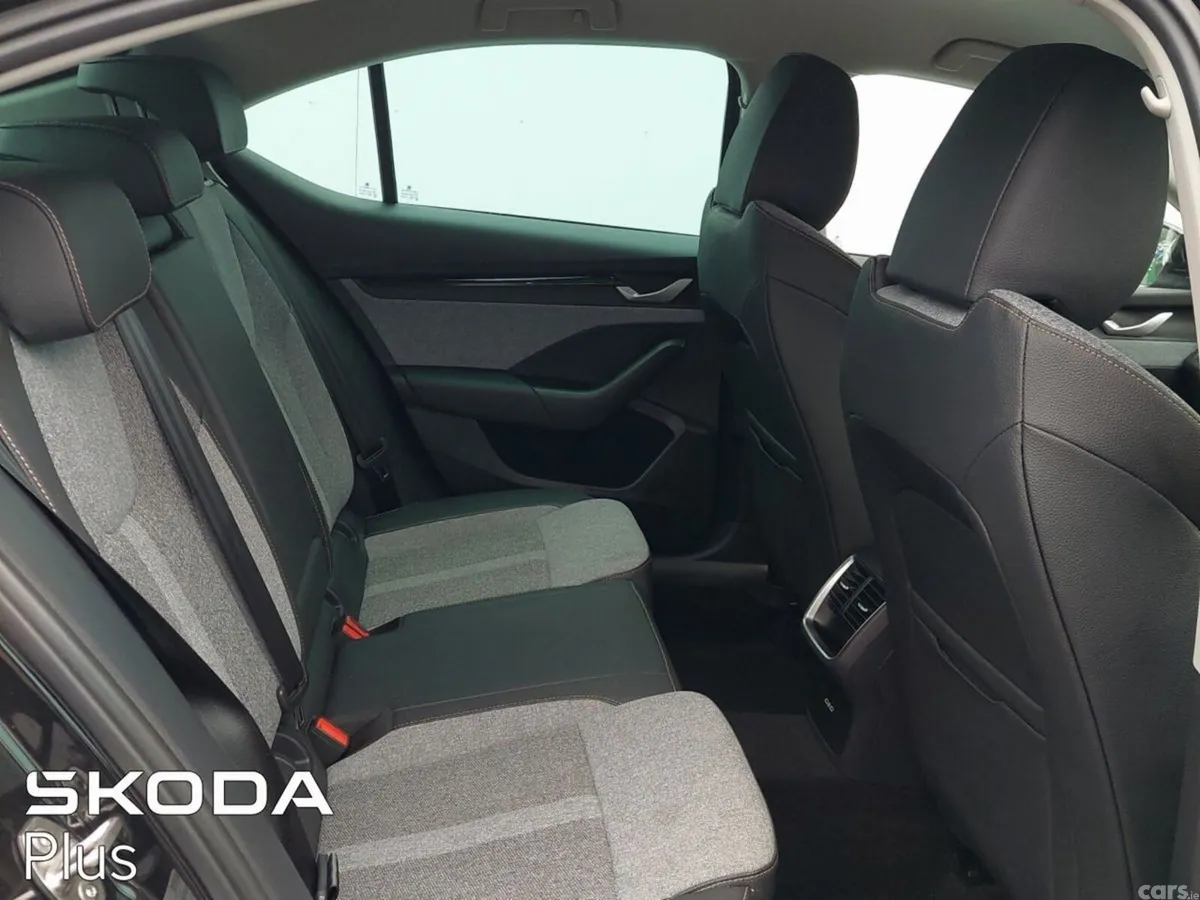 Skoda Octavia Saloon, Diesel, 2026, Black