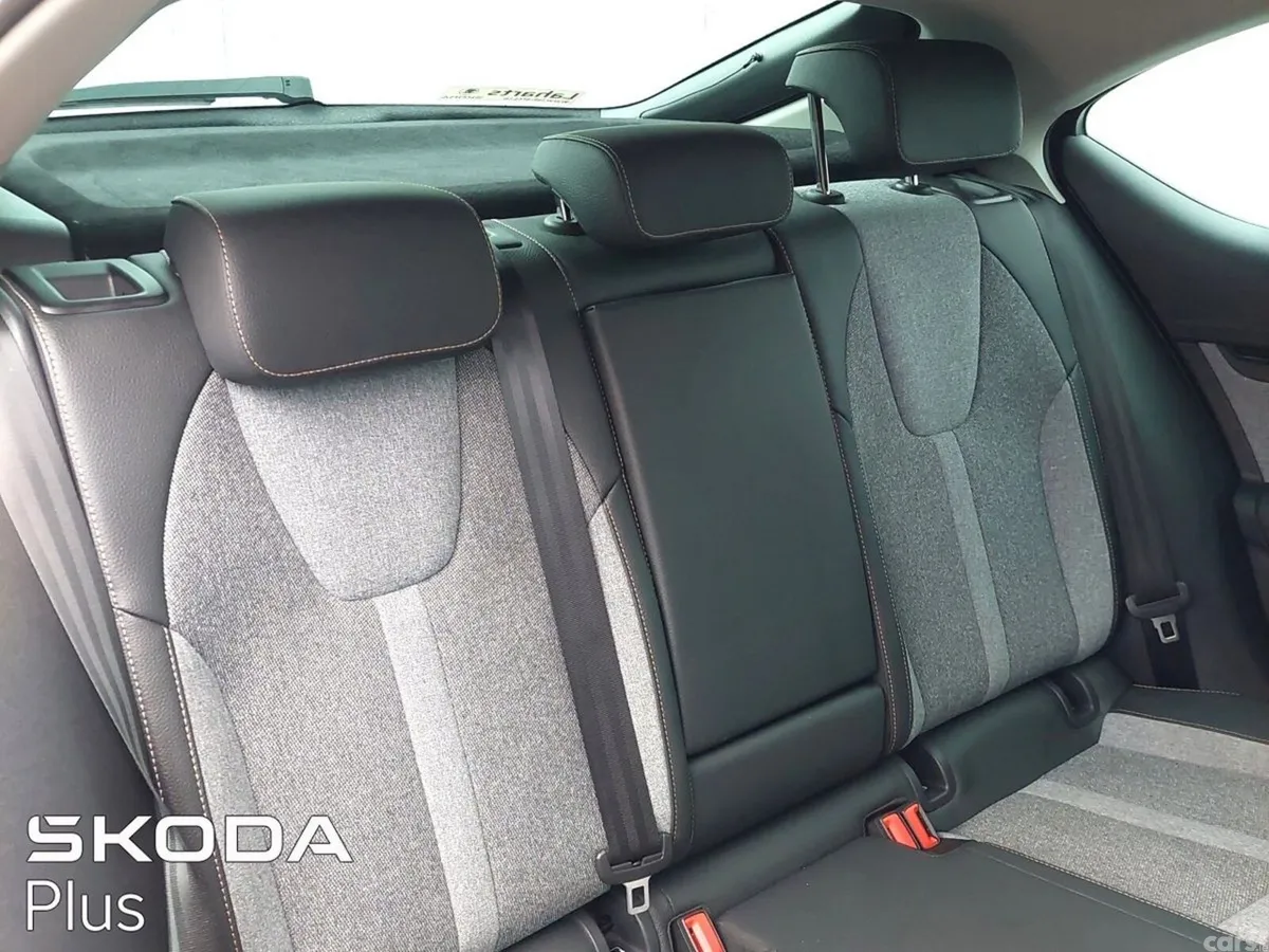 Skoda Octavia Saloon, Diesel, 2026, Black