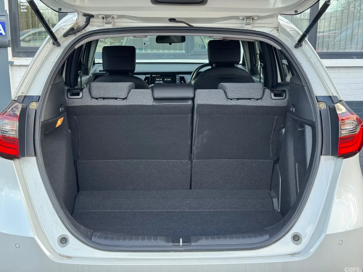 Honda Fit Hatchback, Petrol Hybrid, 2020, White
