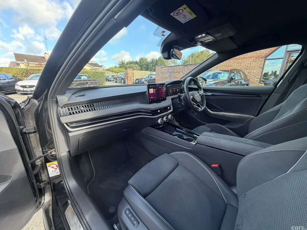 Skoda Superb Saloon, Diesel, 2025, Black