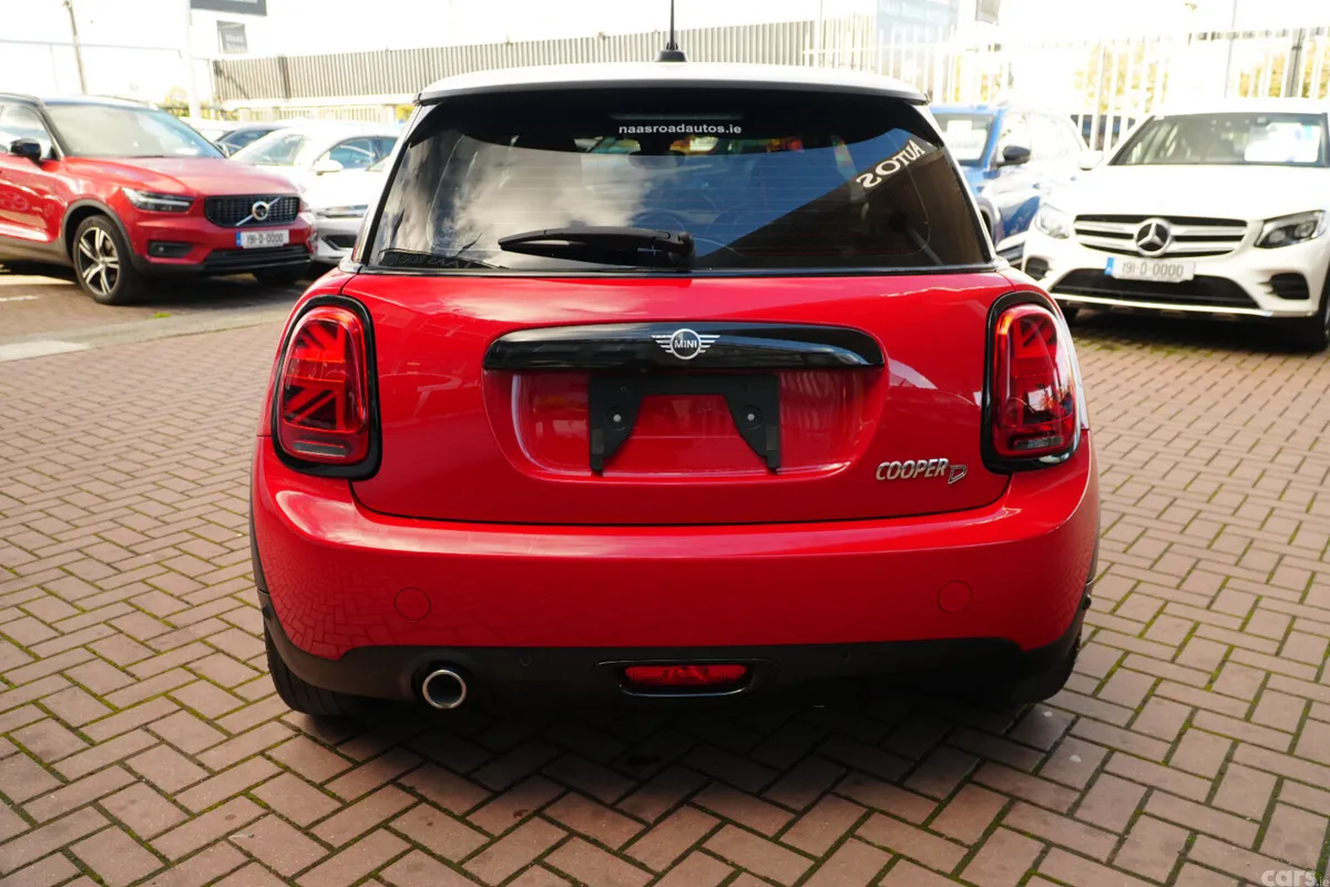 Mini Cooper Hatchback, Diesel, 2021, Red