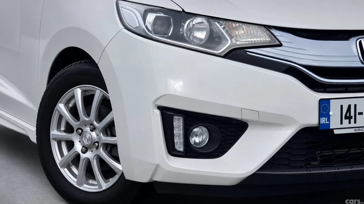 Honda Fit Hatchback, Petrol Hybrid, 2014, White