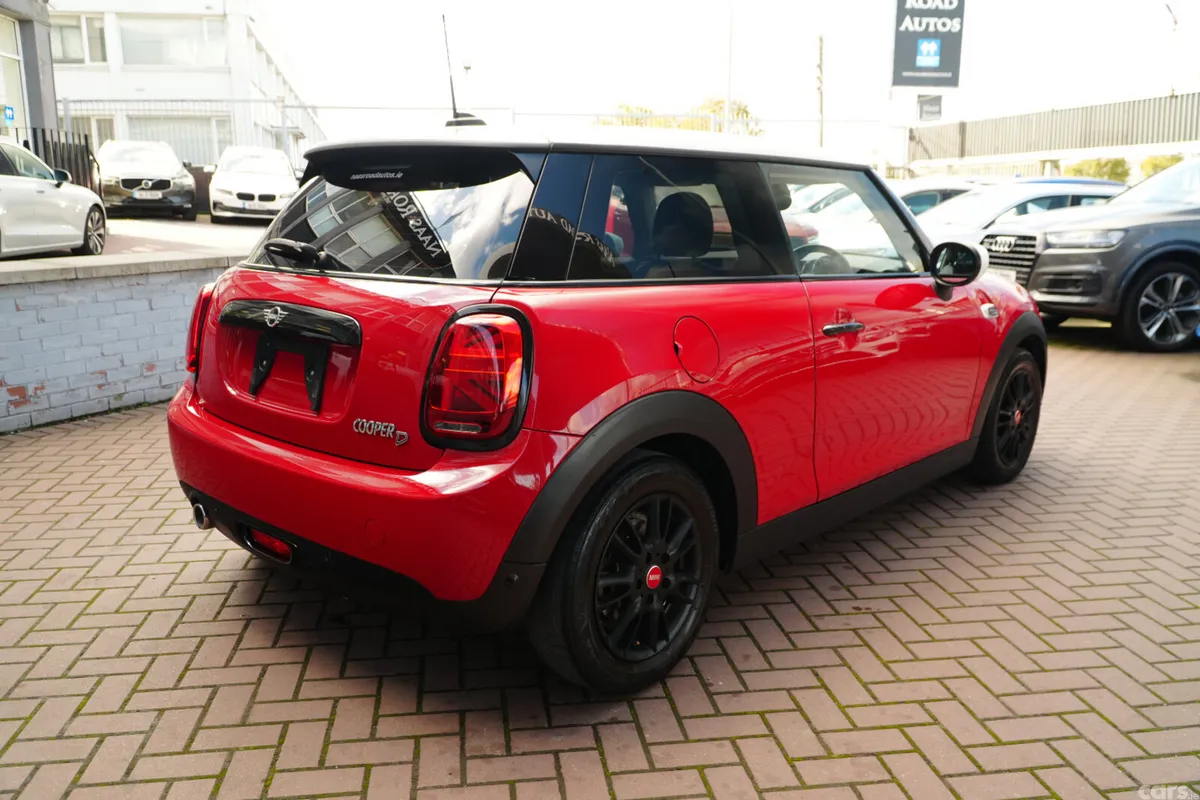 Mini Cooper Hatchback, Diesel, 2021, Red