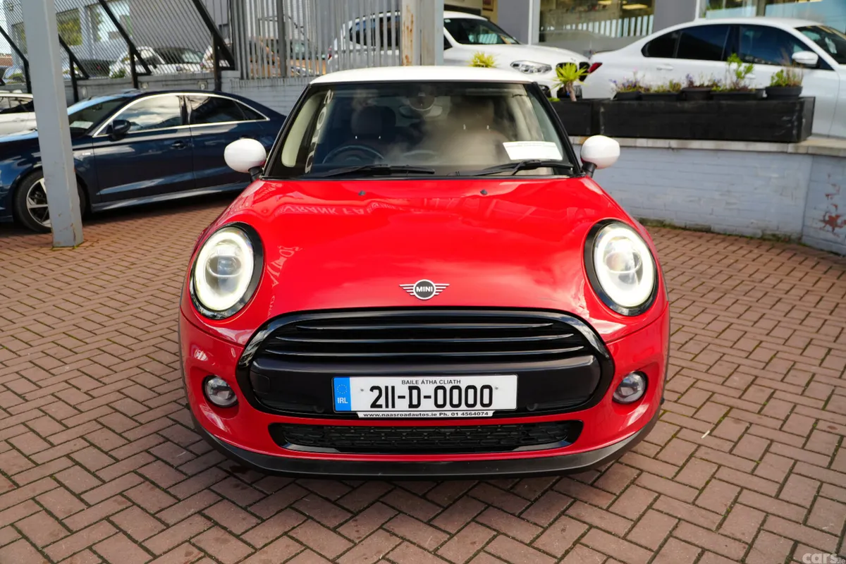Mini Cooper Hatchback, Diesel, 2021, Red