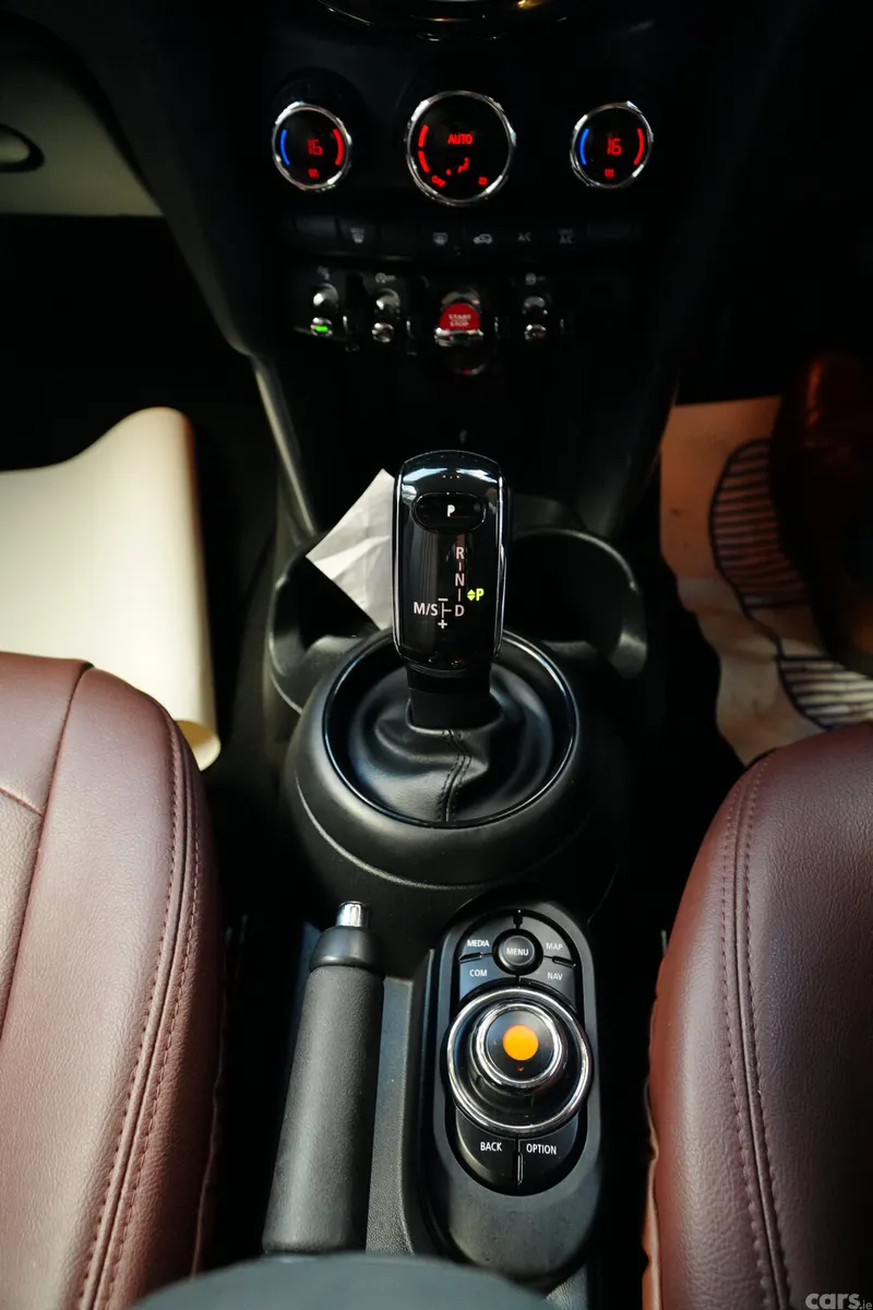 Mini Cooper Hatchback, Diesel, 2021, Red