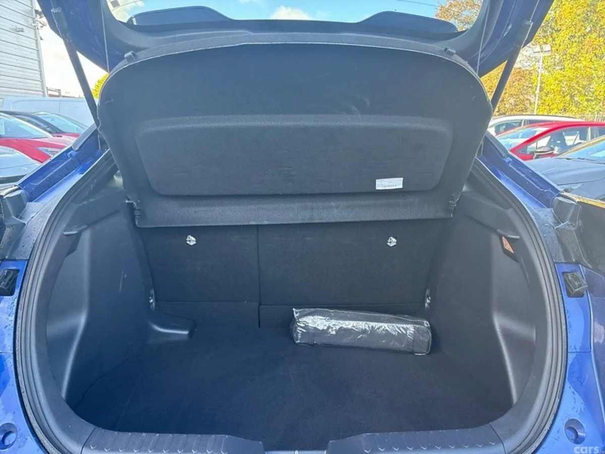 Toyota C-HR SUV, Petrol Hybrid, 2026, Blue