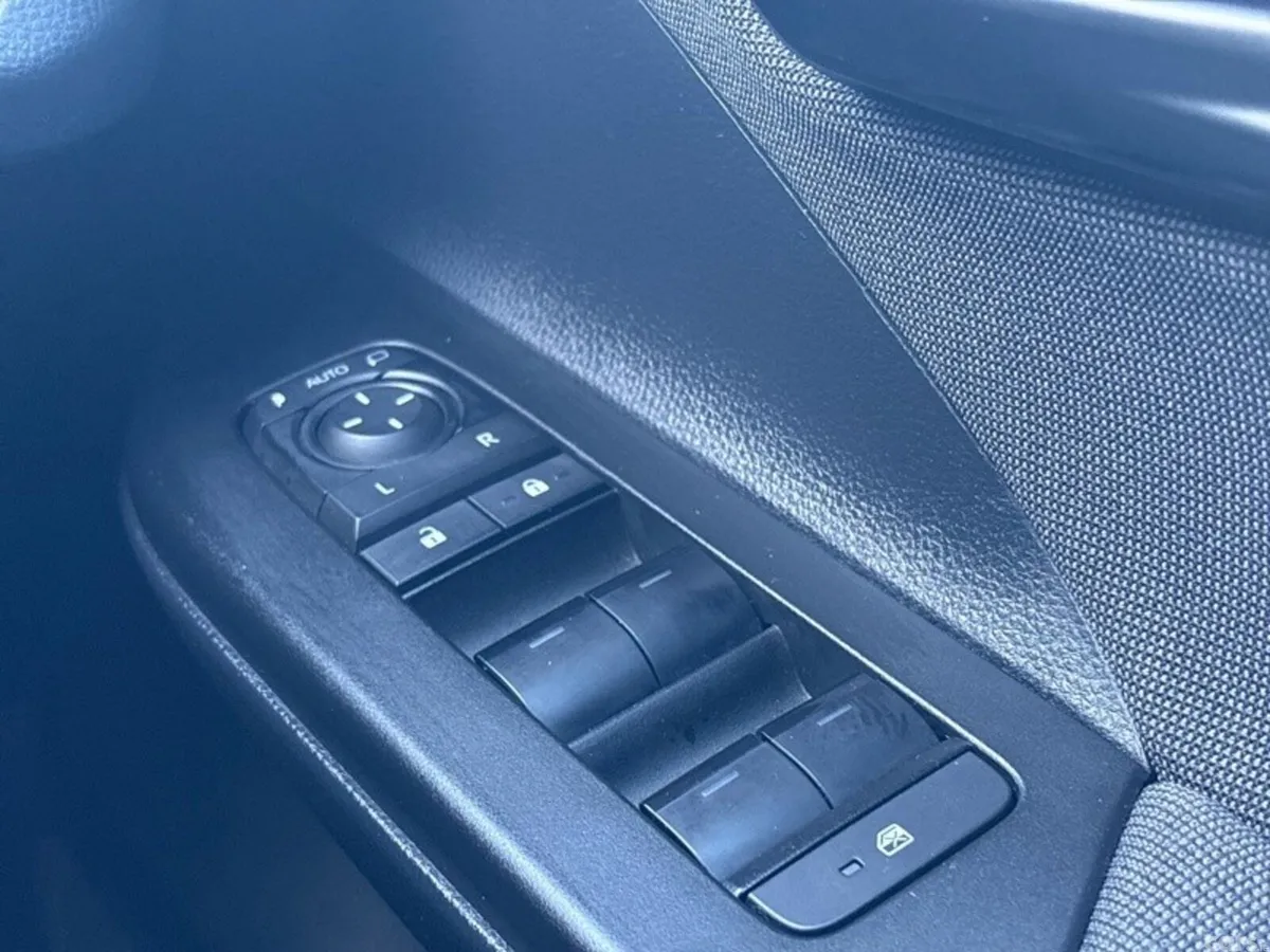 Toyota C-HR SUV, Petrol Hybrid, 2026, Blue