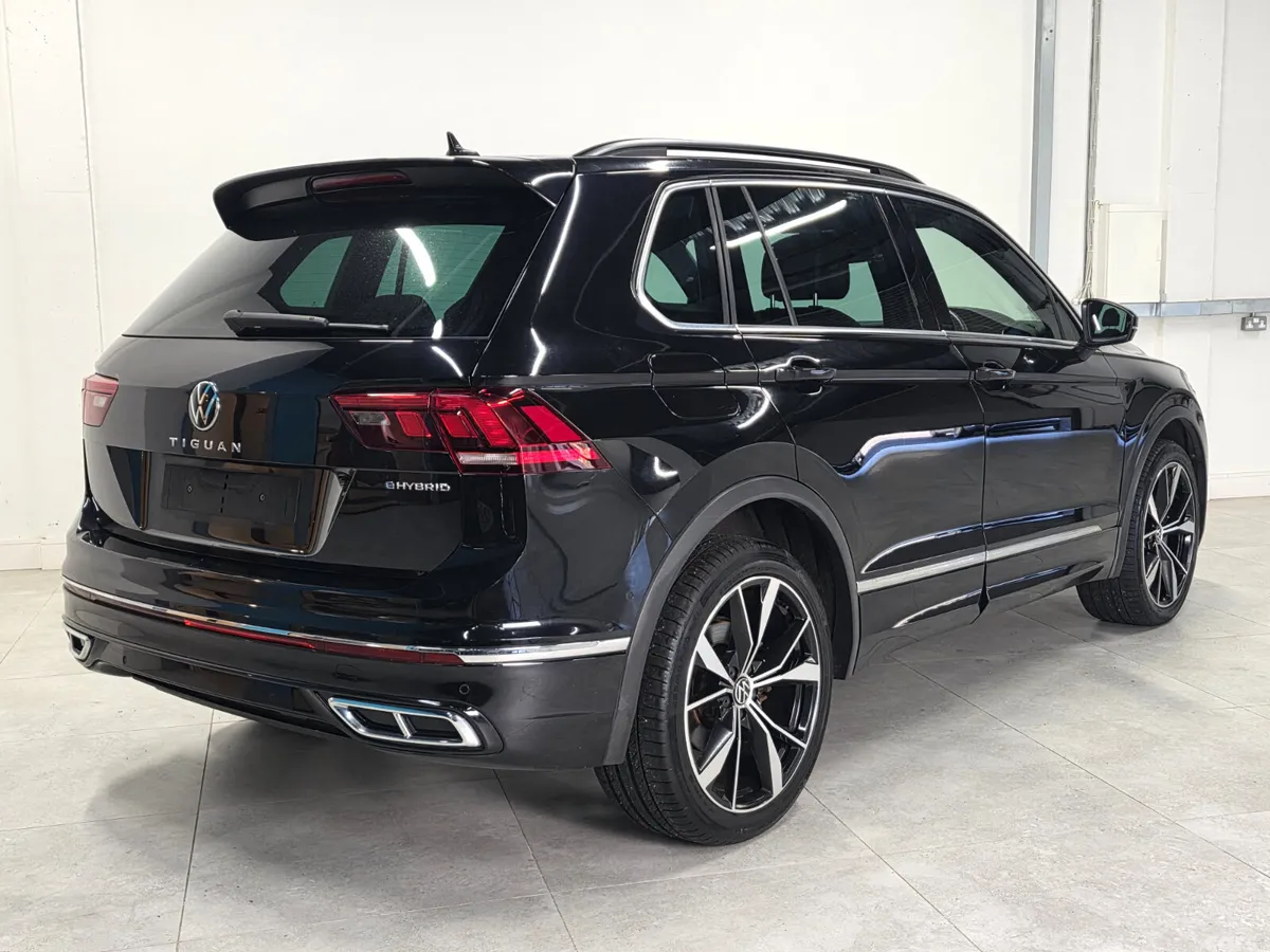 Volkswagen Tiguan SUV, Petrol Plug-in Hybrid, 2023, Black