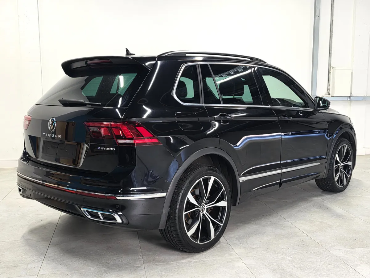 Volkswagen Tiguan SUV, Petrol Plug-in Hybrid, 2023, Black