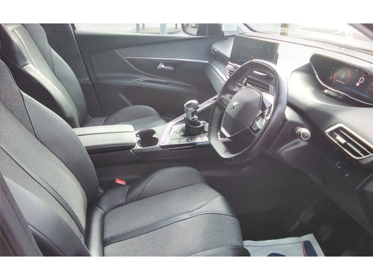 Peugeot 5008 SUV, Diesel, 2022, Grey