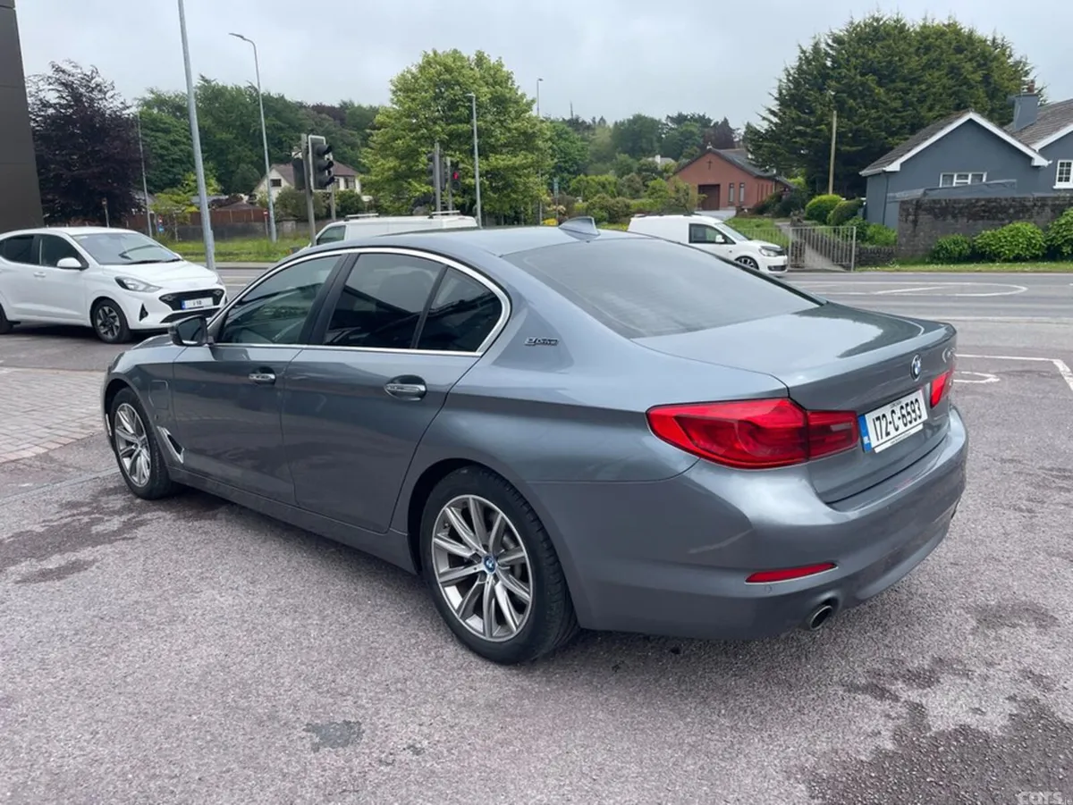 BMW 5-Series Saloon, Petrol Plug-in Hybrid, 2017, Blue